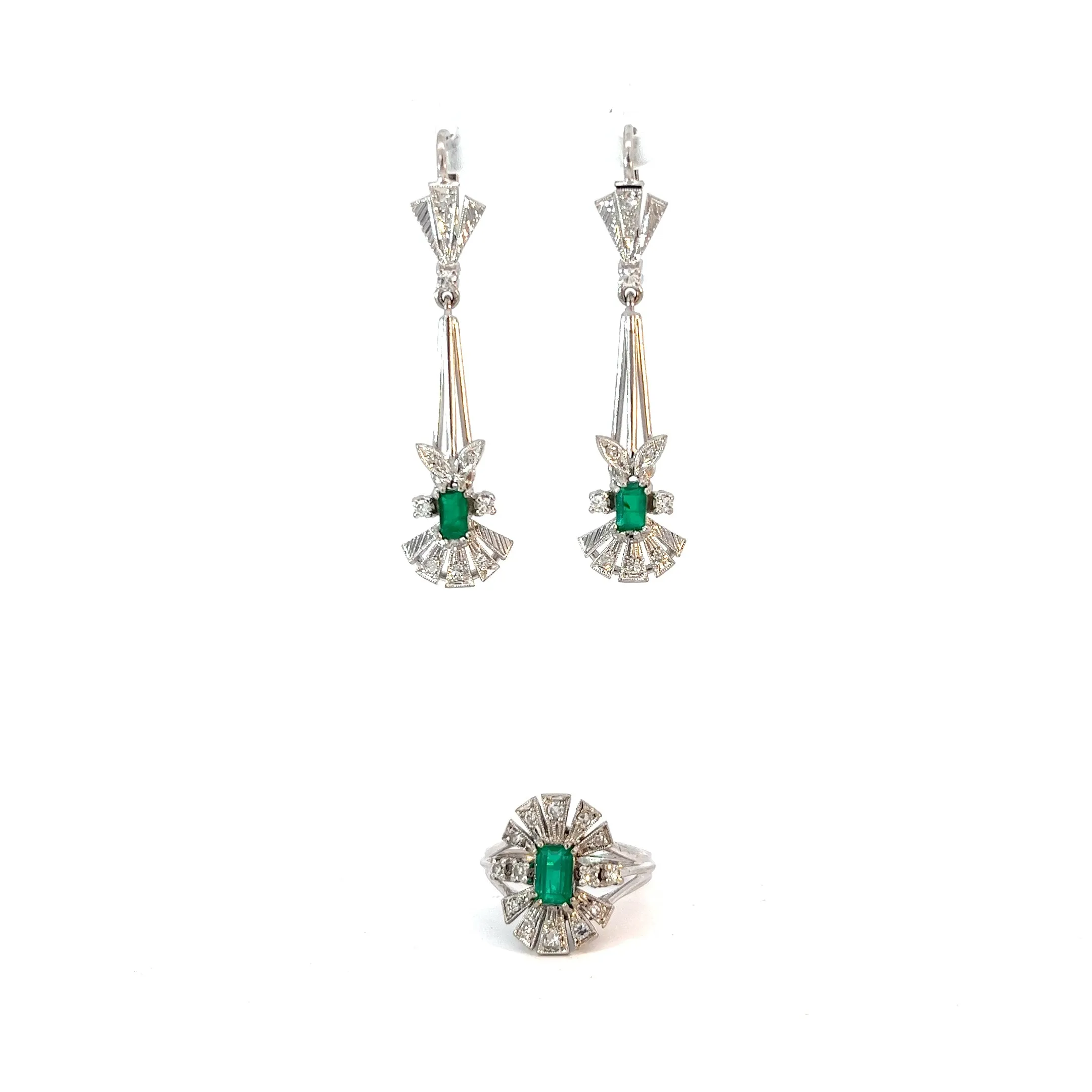 18KW .50CT COLOMBIAN EMERALD FVS2/1CT TOTAL WEIGHT DIAMOND VINTAGE MATCHING EARRING/RING SET