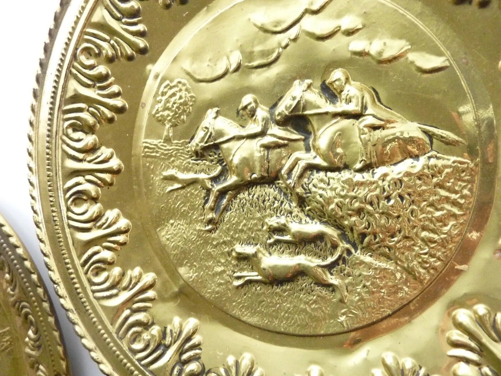 Art Wall Hangings Pair Vintage Brass Plates Featuring Fox Hunting Scenes