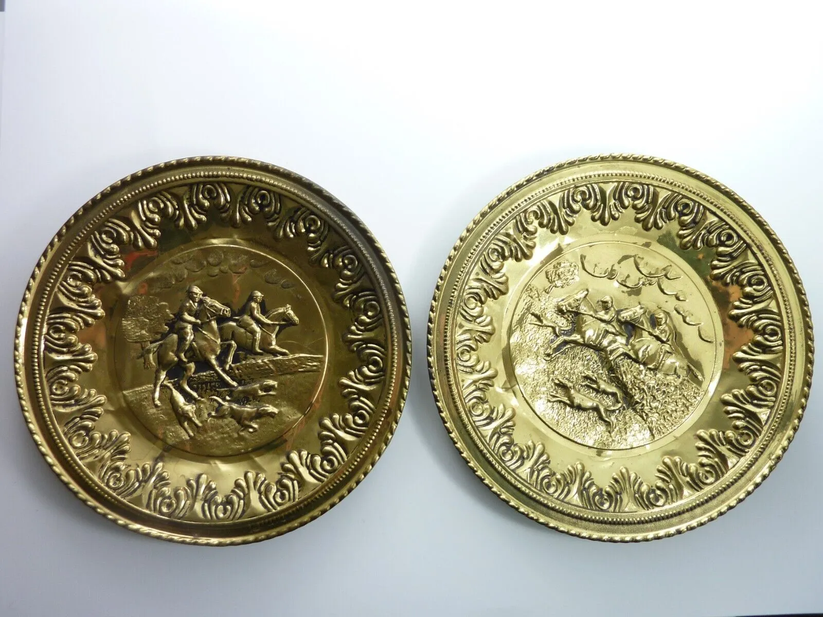 Art Wall Hangings Pair Vintage Brass Plates Featuring Fox Hunting Scenes