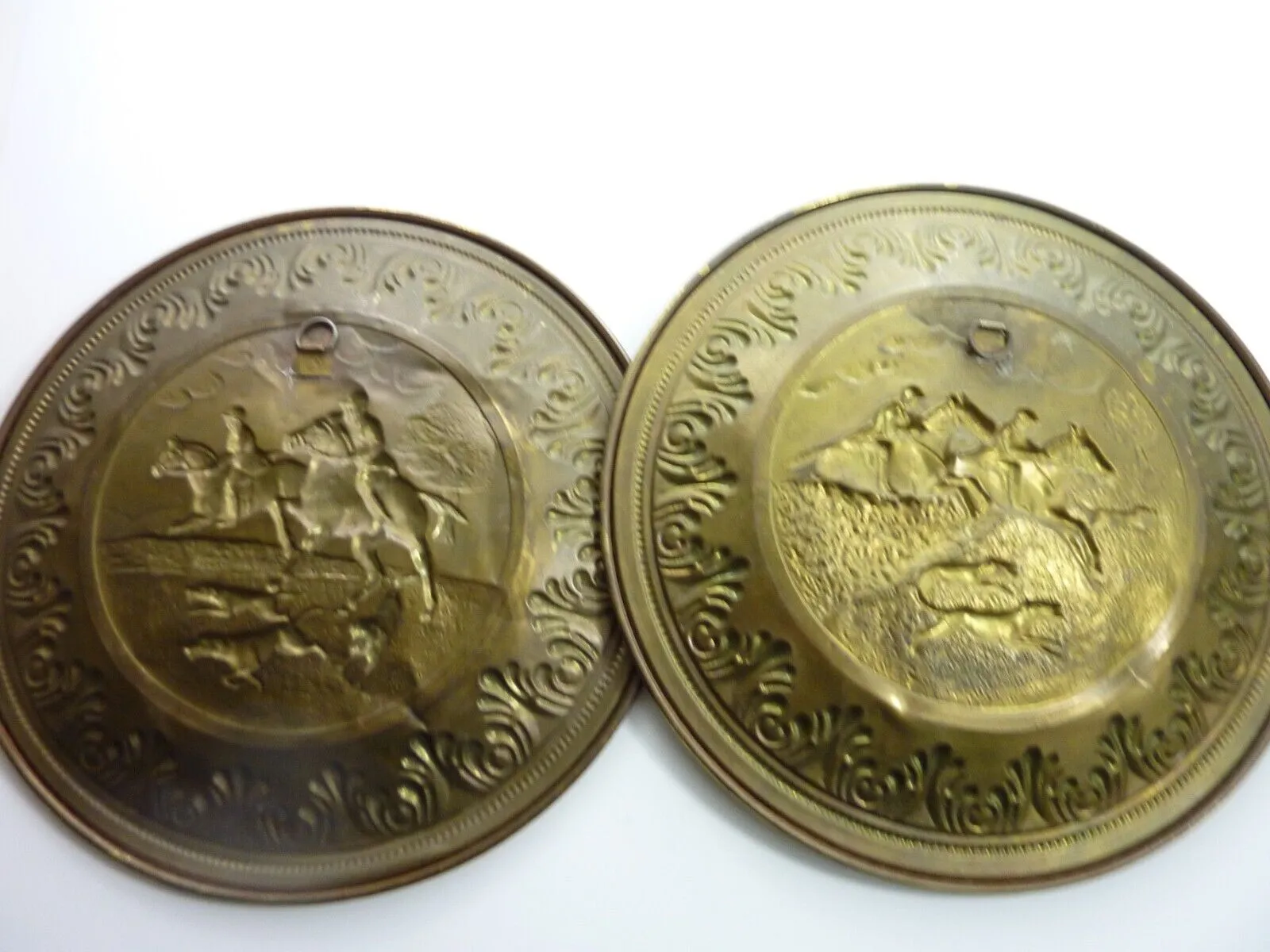 Art Wall Hangings Pair Vintage Brass Plates Featuring Fox Hunting Scenes