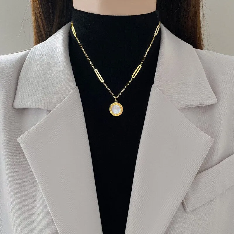 Chic Korean Jewelry Roman Numeral Disc Pendant Necklace in Timeless Titanium Steel – Monochrome Elegance for Unique Women's Style