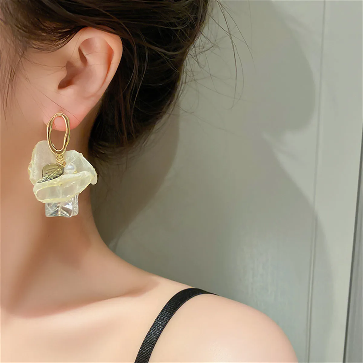 Crystal & Pearl Mesh Leaf Bow Drop Earrings