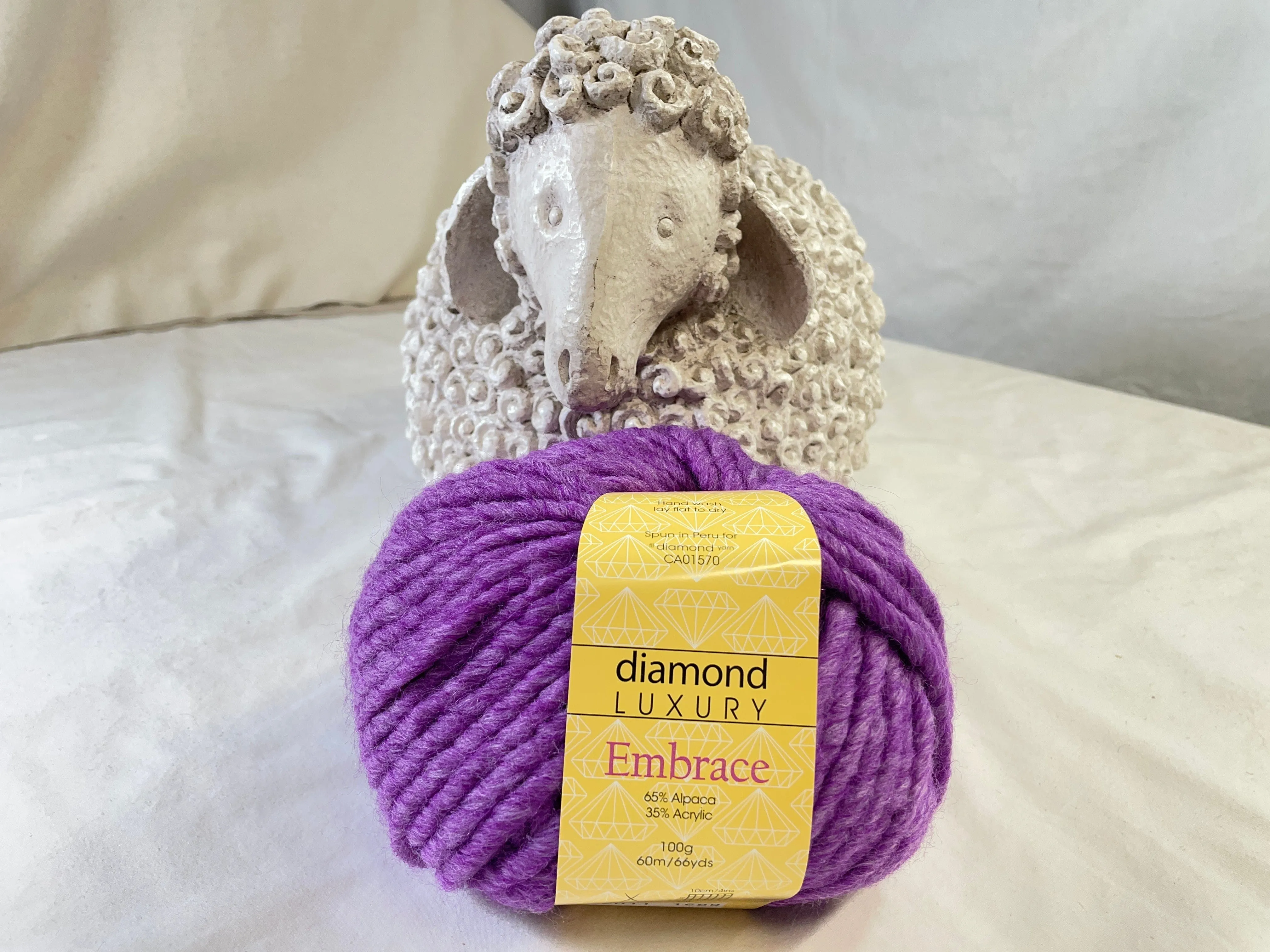 Diamond Luxury Embrace Yarn - Fair Amethyst - 2011