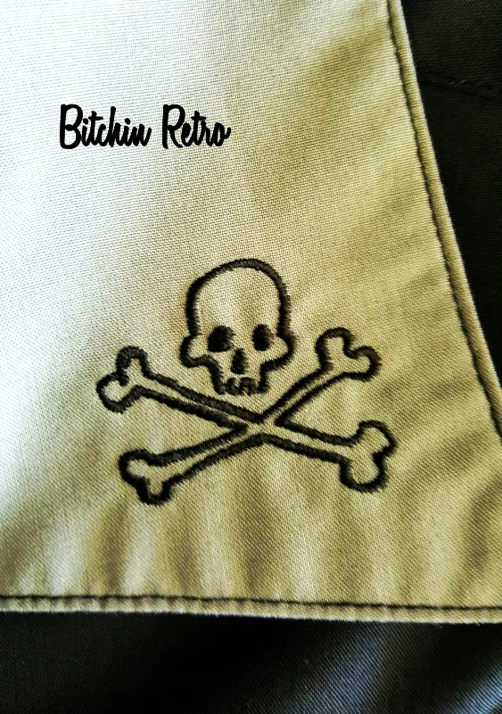 Disney Pirates of The Caribbean Shirt Mens Small Embroidered Button Down