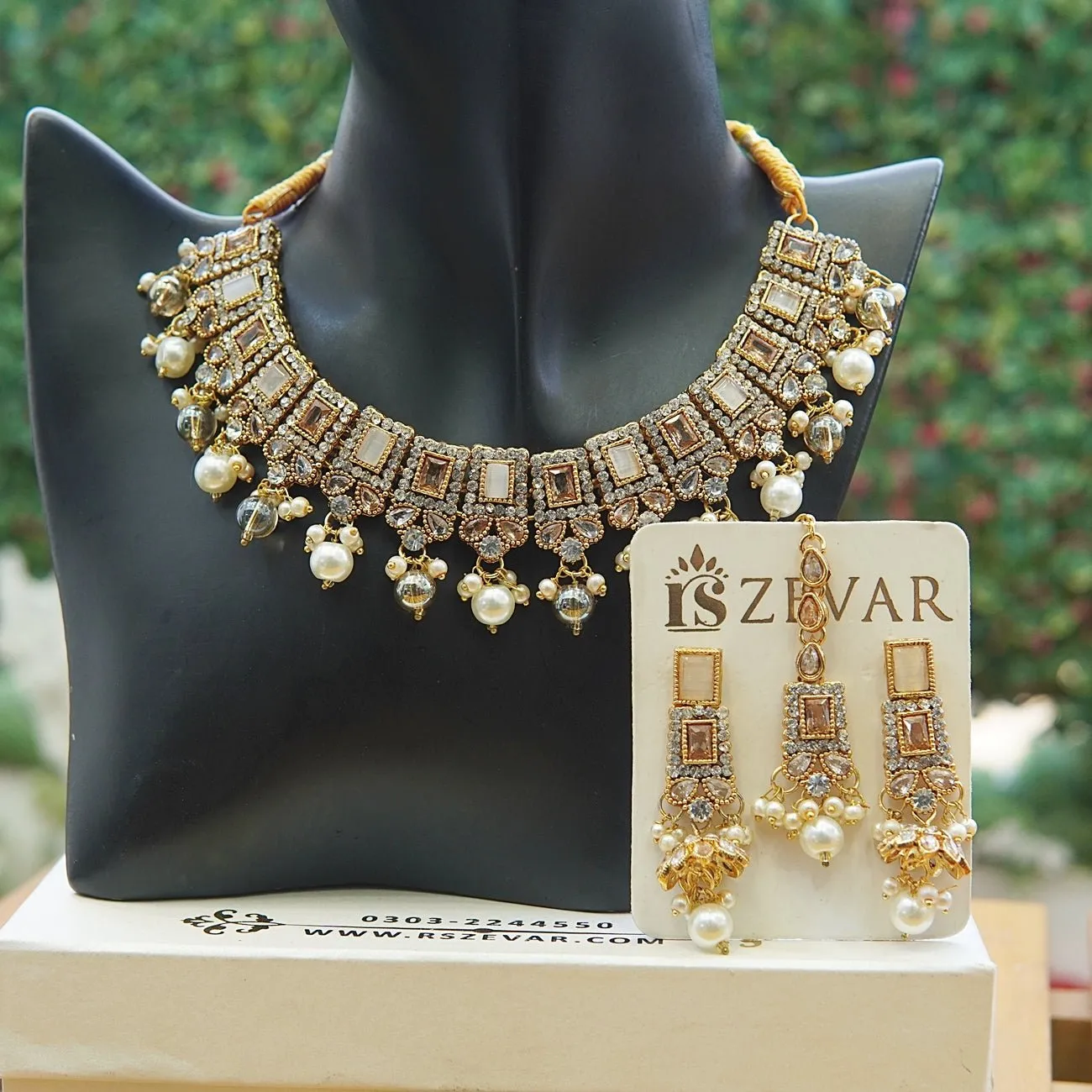 Elegant Partywear Necklace Set With Jhumki Teeka