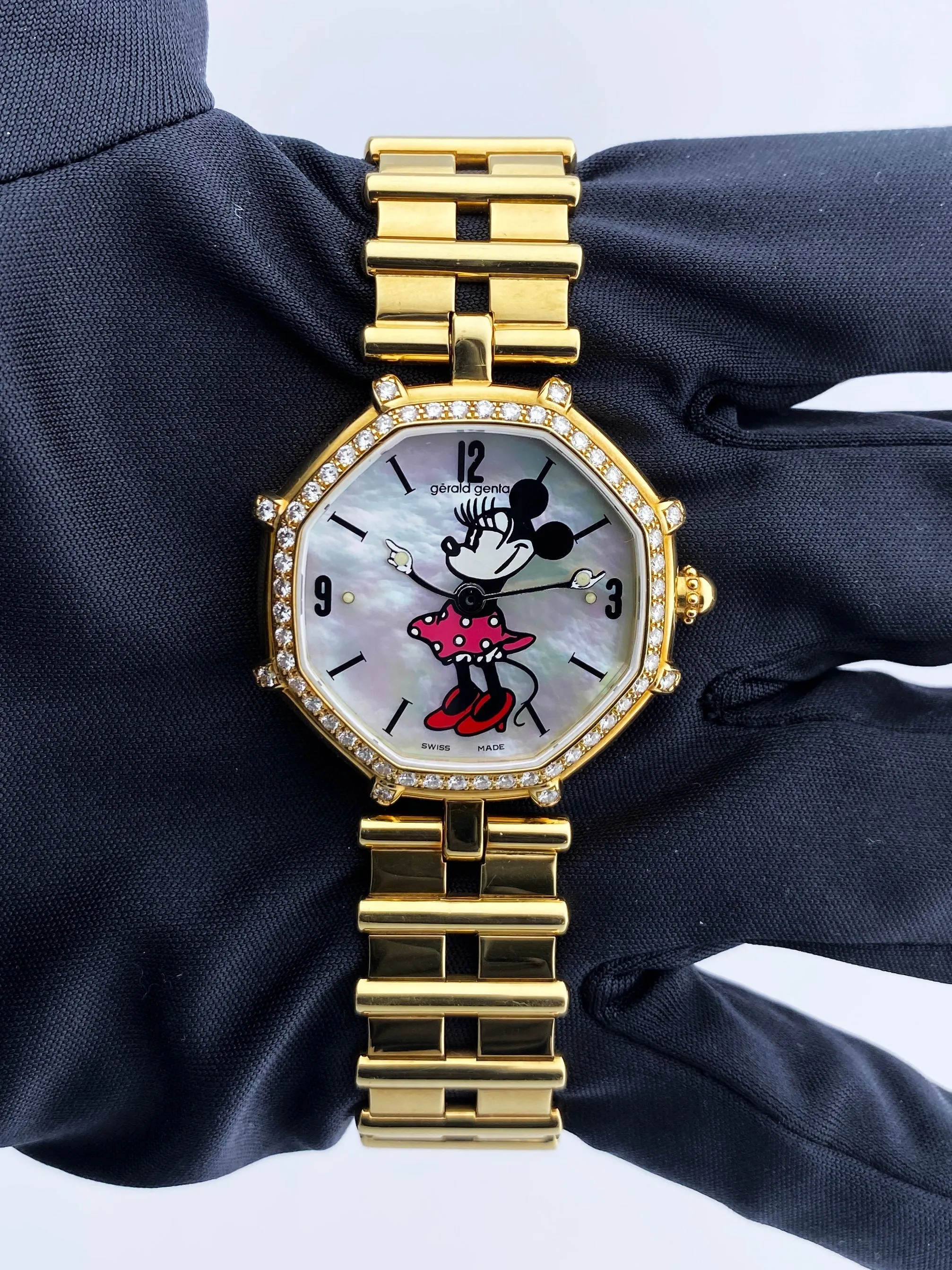 Gérald Genta Disney G.3250.7 Minnie Mouse Dial Ladies Watch Box Papers