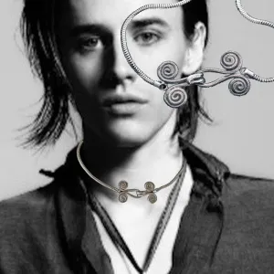 Hooked on You Choker
