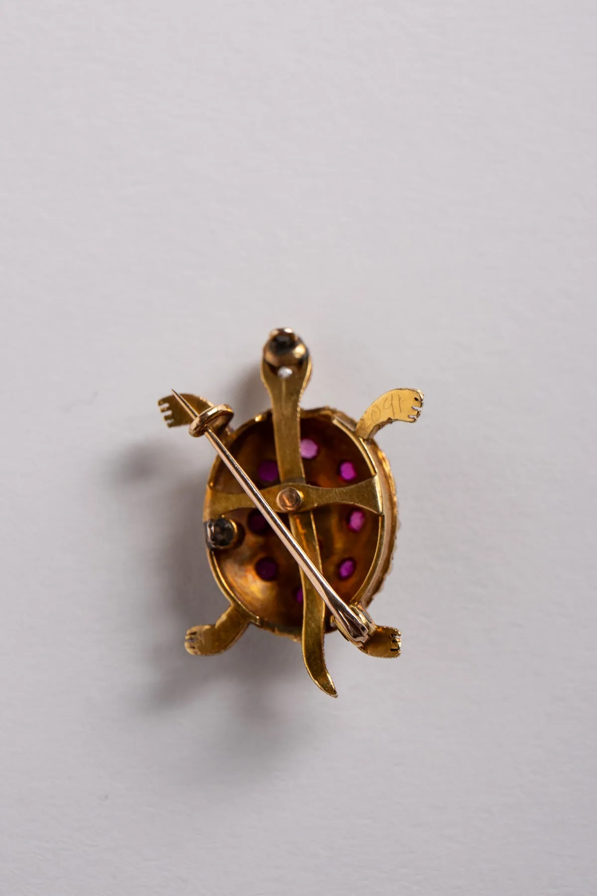 MAXFIELD PRIVATE COLLECTION | VINTAGE TURTLE BROOCH