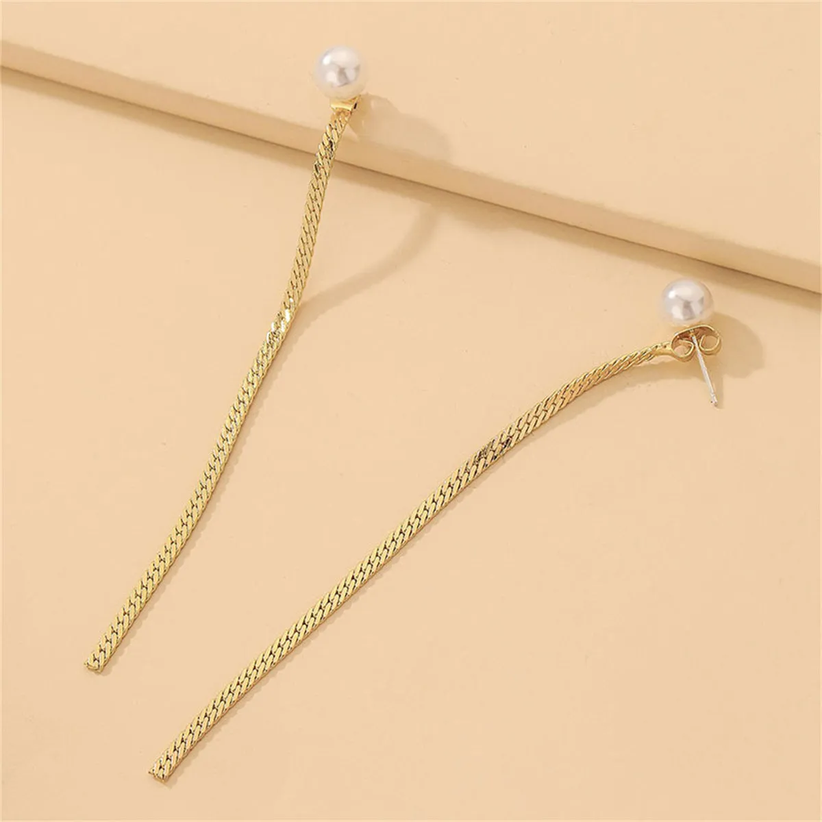 Pearl & 18K Gold-Plated Mesh Chain Ear Jackets