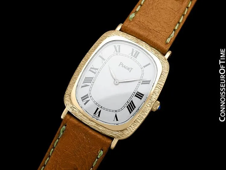 Piaget Vintage Midsize Mens Rectangular Handwound Watch with Sculptured Top - 18K Gold