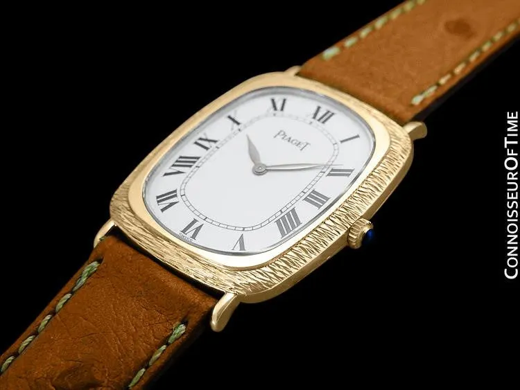 Piaget Vintage Midsize Mens Rectangular Handwound Watch with Sculptured Top - 18K Gold