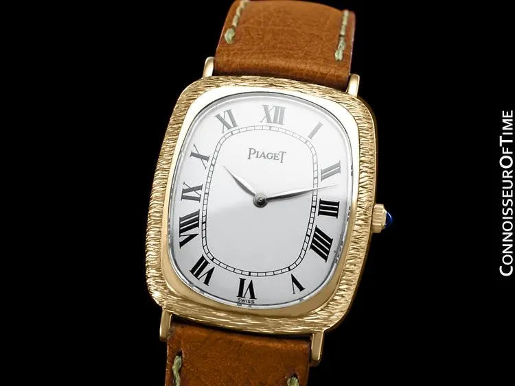 Piaget Vintage Midsize Mens Rectangular Handwound Watch with Sculptured Top - 18K Gold