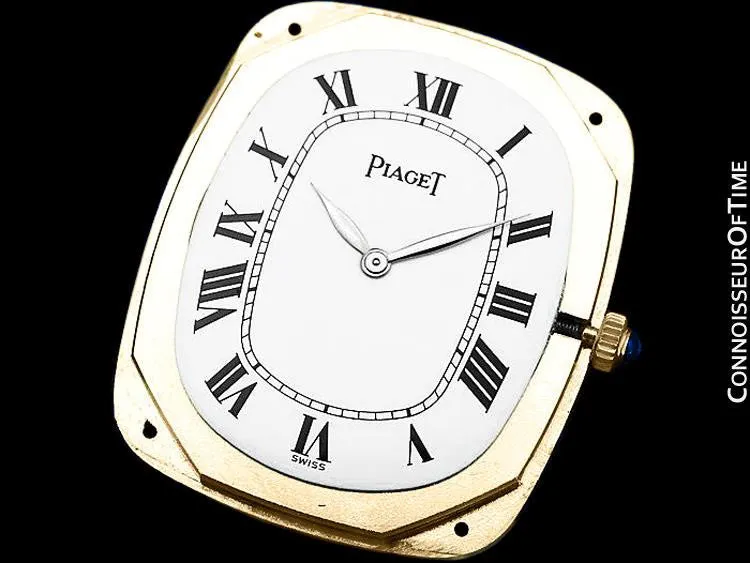 Piaget Vintage Midsize Mens Rectangular Handwound Watch with Sculptured Top - 18K Gold