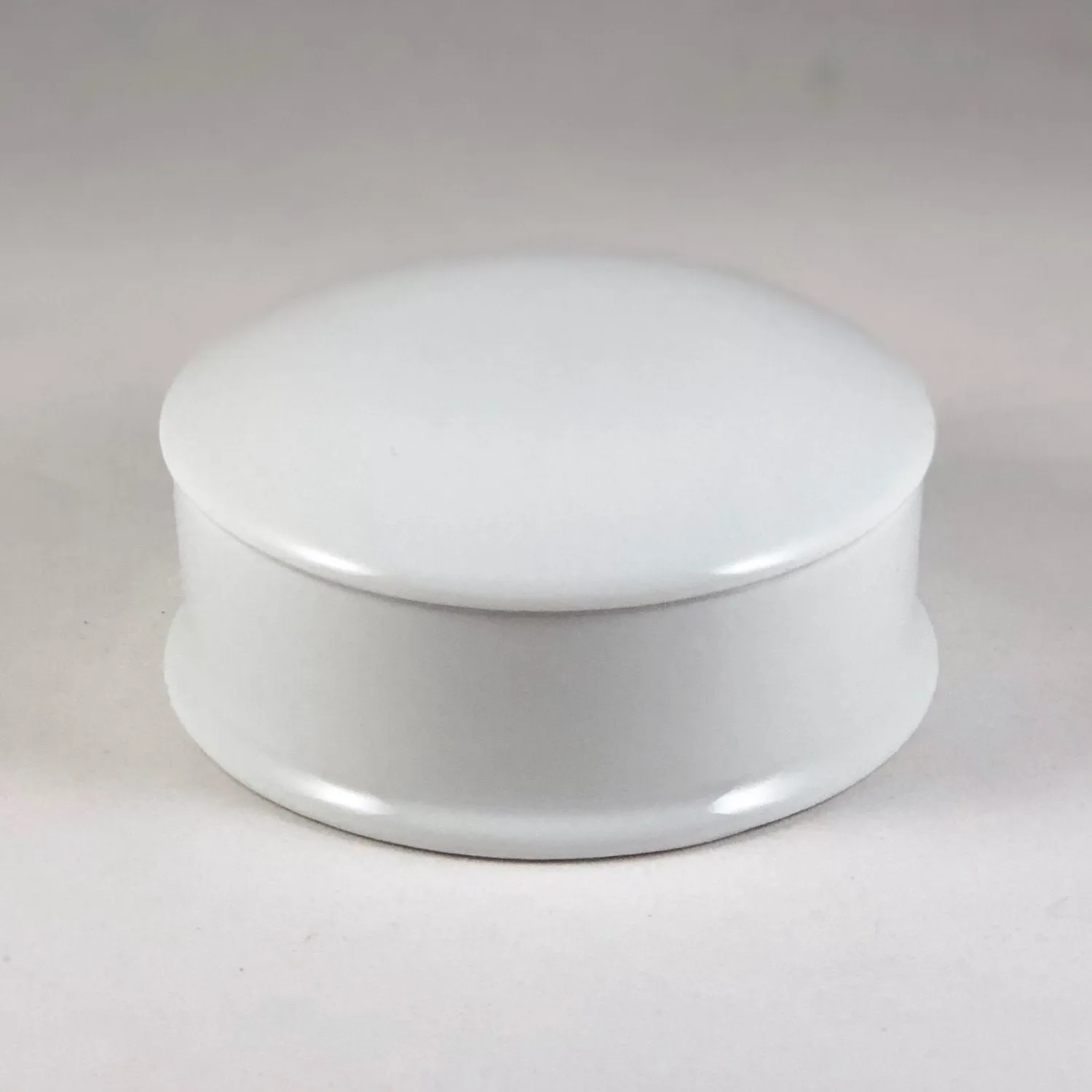 Porcelain Round Lidded Box with Vintage Hunt Scene