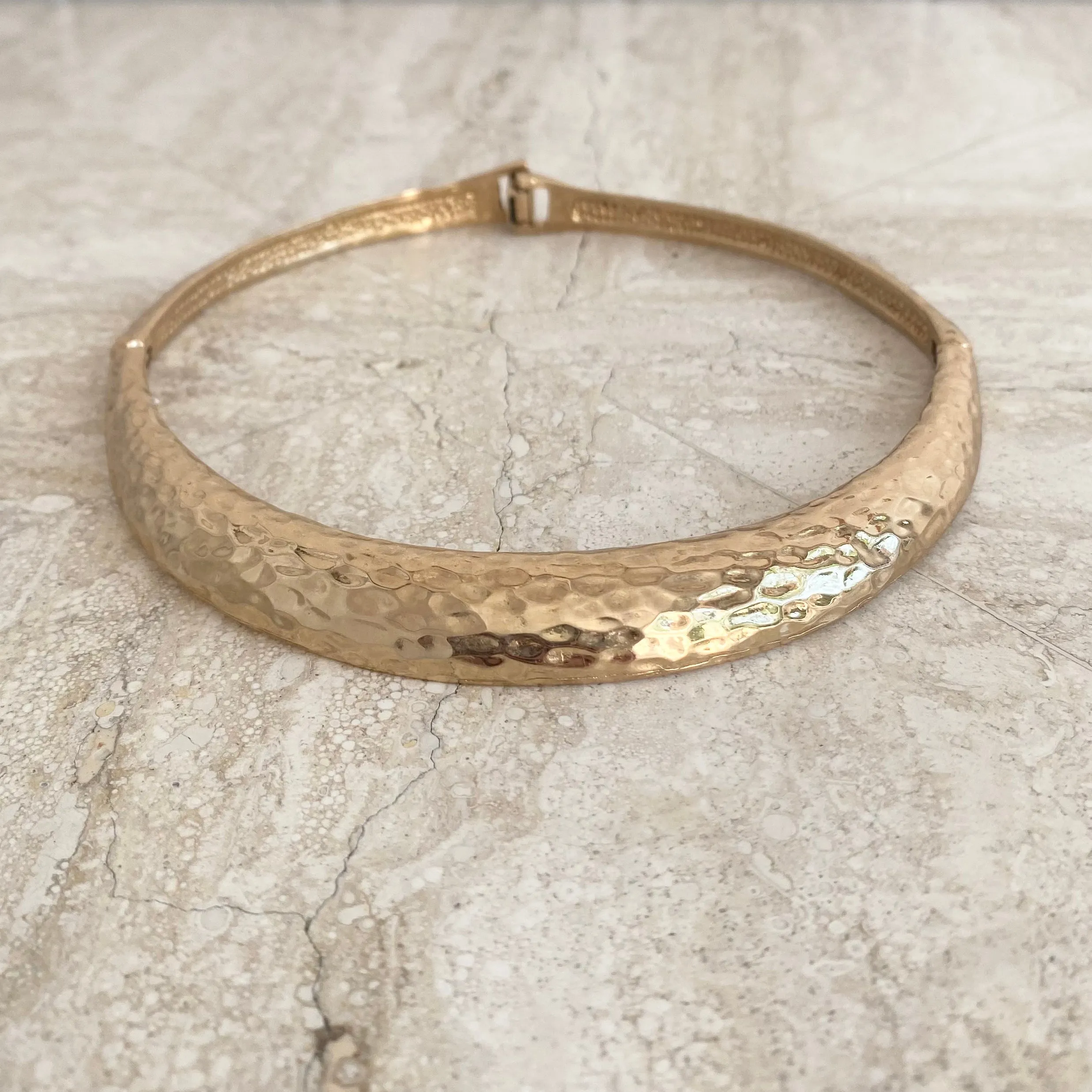 ROMAN CHOKER
