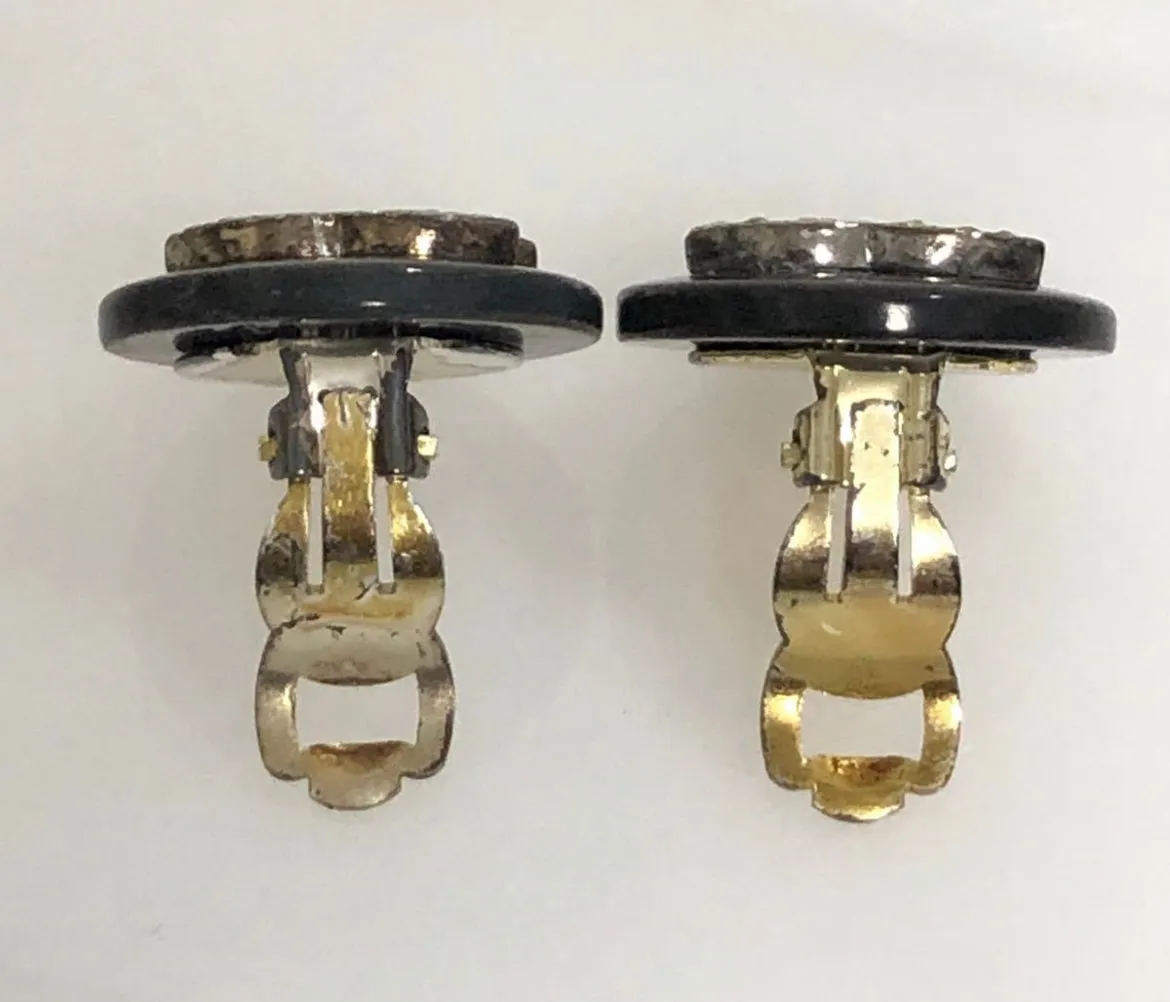 Vintage CHANEL black shell earrings with rhinestone crystal CC motif. Rare jewelry piece. 0410231